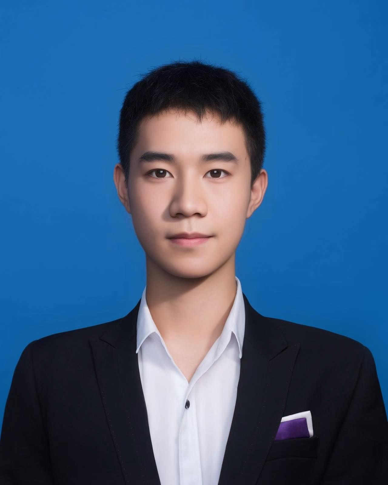 Portrait of Sicheng Qu